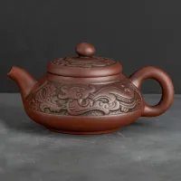 Чайник глиняный с фактурными растительными узорами, 250 мл.