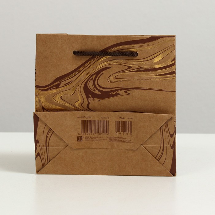 Пакет подарочный крафт "Мрамор", 16×16×7.6 см.