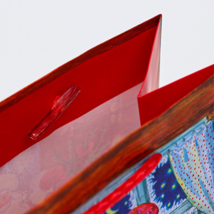 Пакет подарочный новогодний ламинированный "Дед мороз у елки", 14.5×11.5×6.5