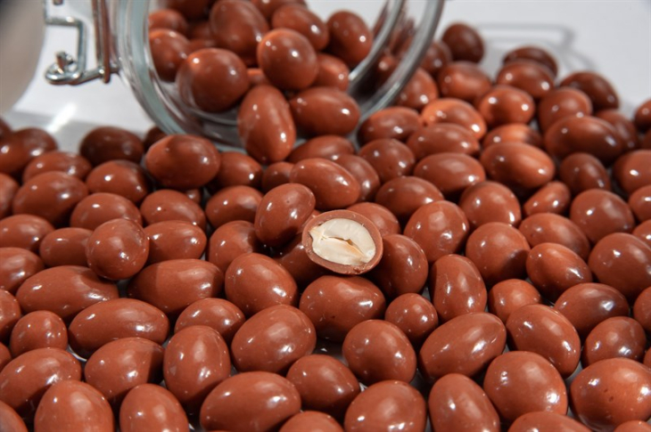 Арахис в карамельном шоколаде с гималайской солью